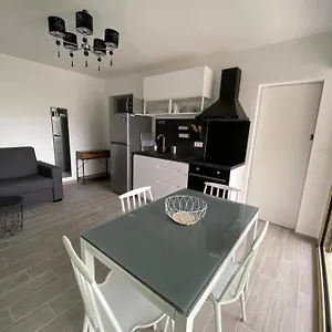 Superbe Rénové à Neuf à 100m De La Appartement